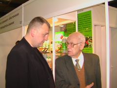 Горбатов Д. В.- директор по внешнеэкономическим связям "Грин-ПИКъ" (слева); Тарасов В