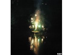 Фейерверк на воде